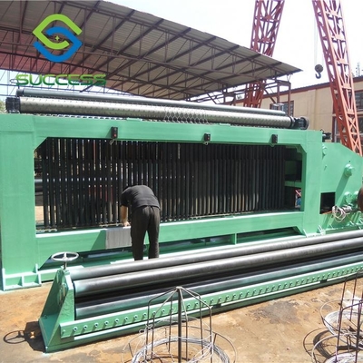 Trung Quốc Máy lưới dây hexagonal màu xanh lá cây 2.5T với sức mạnh thủy lực 2,2Kw nhà cung cấp