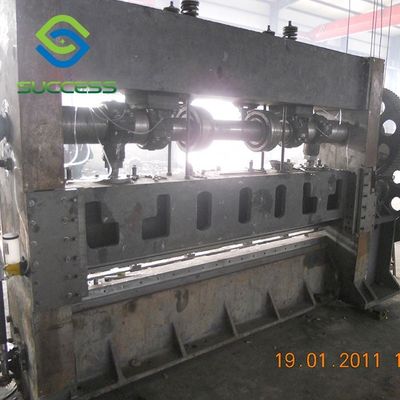 Trung Quốc Máy kim loại mở rộng bằng thép không gỉ tùy chỉnh với hình dạng lỗ kim cương và sản xuất cho nhu cầu sản xuất khối lượng lớn nhà cung cấp